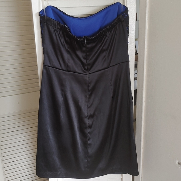 Little Black (and Blue) Dress - Picture 6 of 9
